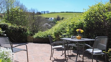 Cottage | Outdoor dining