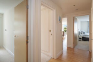 Cottage | 3 bedrooms, individually decorated, individually furnished, free WiFi