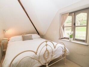 3 bedrooms, individually decorated, individually furnished, free WiFi - Cosy Cot (Salisbury)