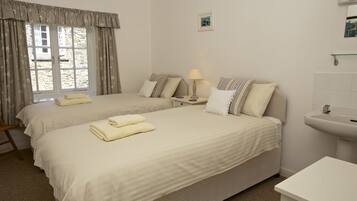 Stuga | 3 sovrum, individuell inredning, unika möbler och gratis wi-fi