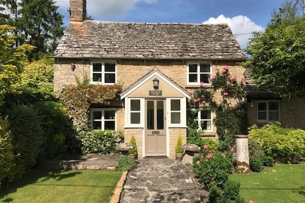 Cottage | Interior