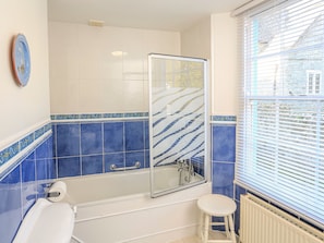 Cottage | Badkamer | Een douche