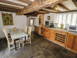 Dining - Elmhurst Cottage (Stratford-upon-Avon)