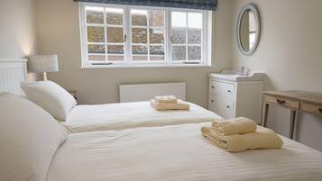 Cottage | 4 bedrooms, individually decorated, individually furnished, free WiFi