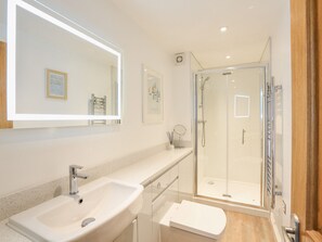 Cottage | Bathroom | Shower