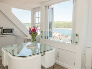 Cottage | Private kitchen | Fridge, stovetop, dishwasher, highchair