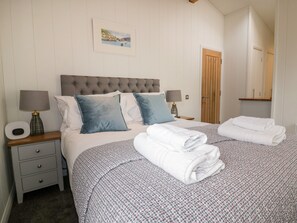 Cottage | 2 bedrooms, individually decorated, individually furnished, free WiFi - 9 Stonerush Valley (Looe)