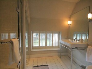 Cottage | Bathroom