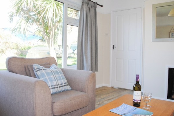 Cottage | Living area