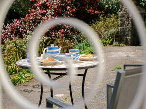 Cottage | Balcony - The Patio Flat (Bodmin)