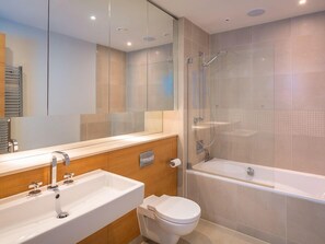 Cottage | Bathroom