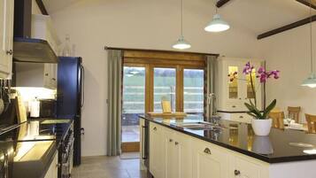 Cottage | Cucina privata | Lavastoviglie, pentole/stoviglie/utensili