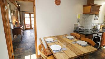 Cottage | Dining