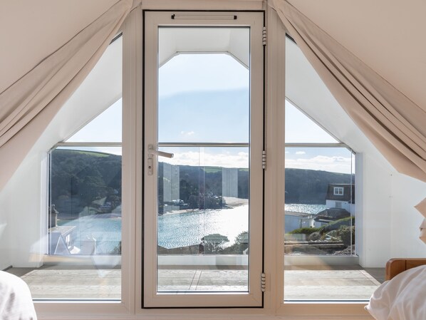 2 habitaciones, decoración personalizada y muebles diferentes