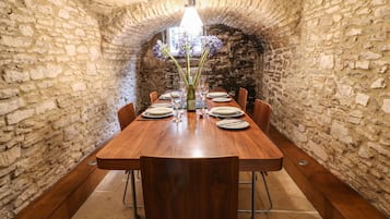 Cottage | Dining