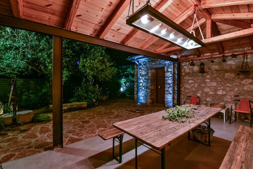 Boutique Stone Cottage With Large Terraces