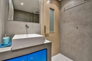 Cottage, 1 Bedroom | Bathroom sink
