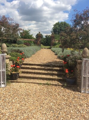 Property grounds - Rural retreat in the grounds of West Stow Hall (Bury Saint Edmunds)