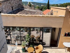 Balcony - La Cour Carree (Rustrel)