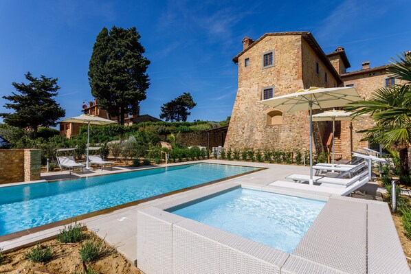 Piscine extérieure