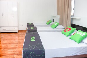 Family Room, Balcony