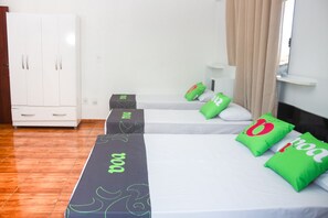 Minibar, escritorio, wifi gratis y ropa de cama 