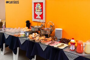 Bao gồm bữa sáng buffet hàng ngày 