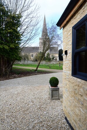 Exterior detail - Dove House Cottage 1 (Witney)
