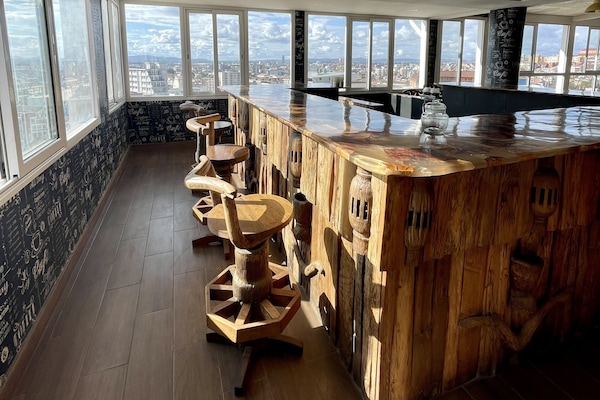 Daily continental breakfast (EUR 3 per person)