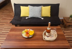 Family Room, 1 Bedroom | Living area