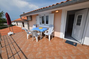Apartment, 1 Bedroom, Garden View (310 – 2.kat) | Balcony - Apartments Markovic (Dobrinj)