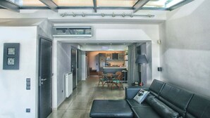 Unclassified image, 4 of 18, button - City & Sea Two Floor Flat with View Next to Metro (Elliniko-Argyroupoli)