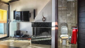 Unclassified image, 3 of 18, button - City & Sea Two Floor Flat with View Next to Metro (Elliniko-Argyroupoli)