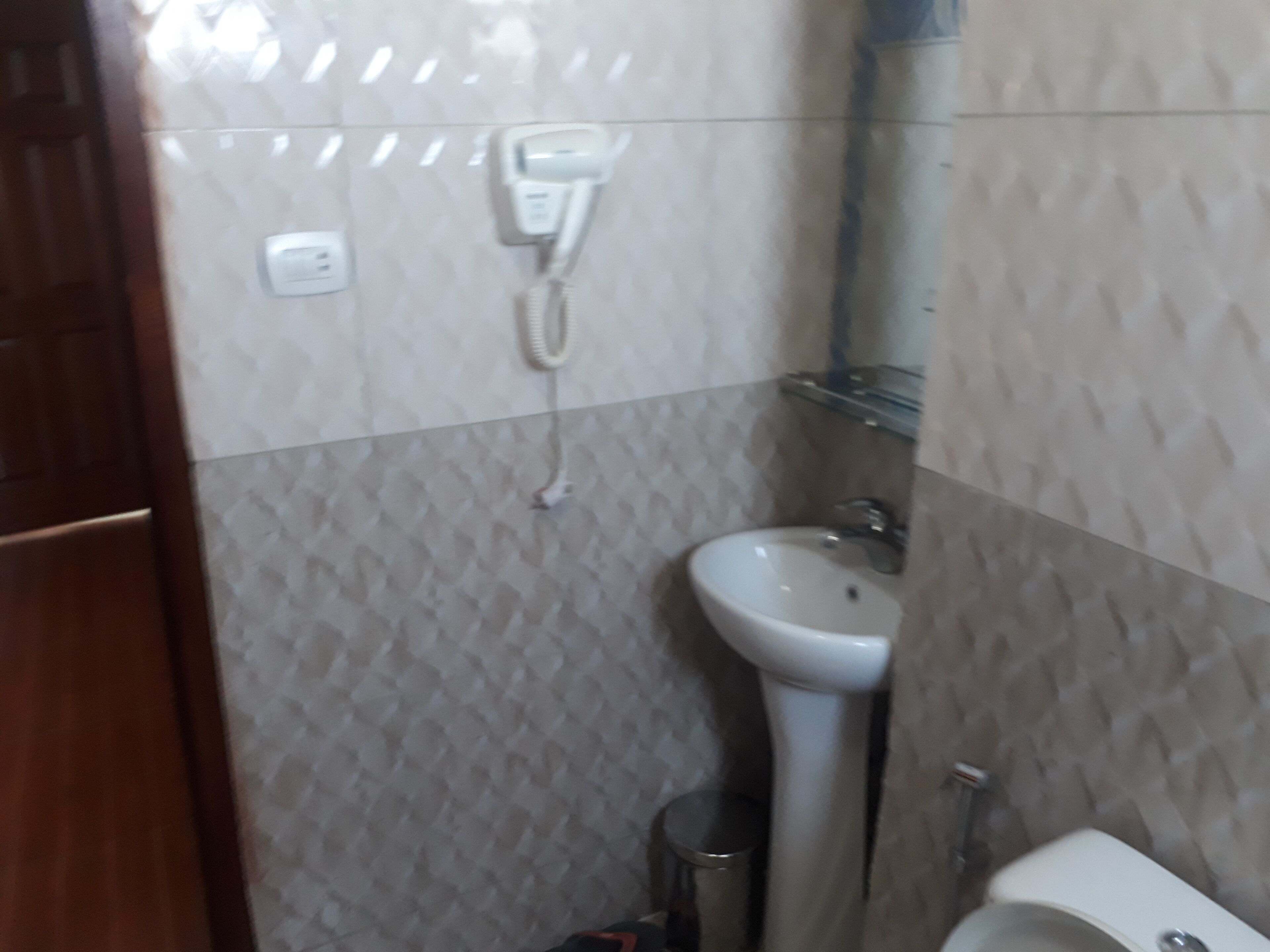 Photo - bruhway hotel