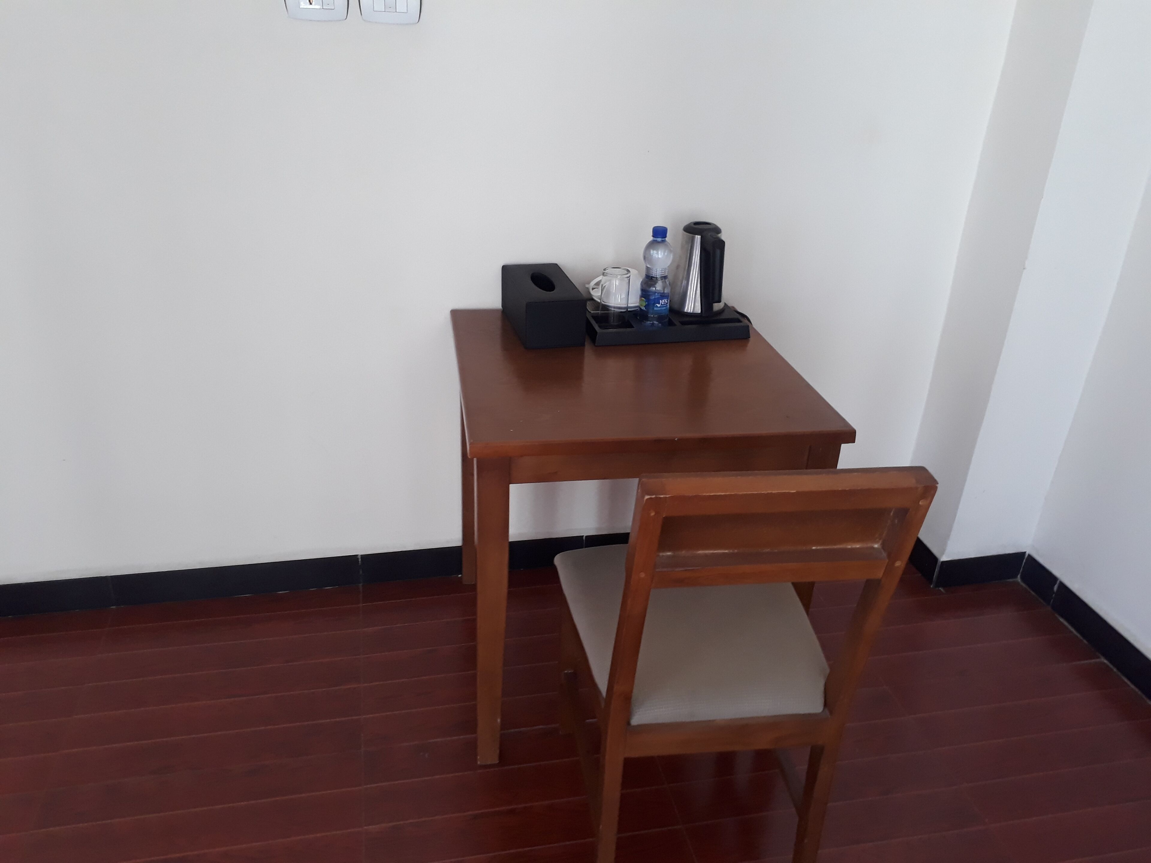 Photo - bruhway hotel