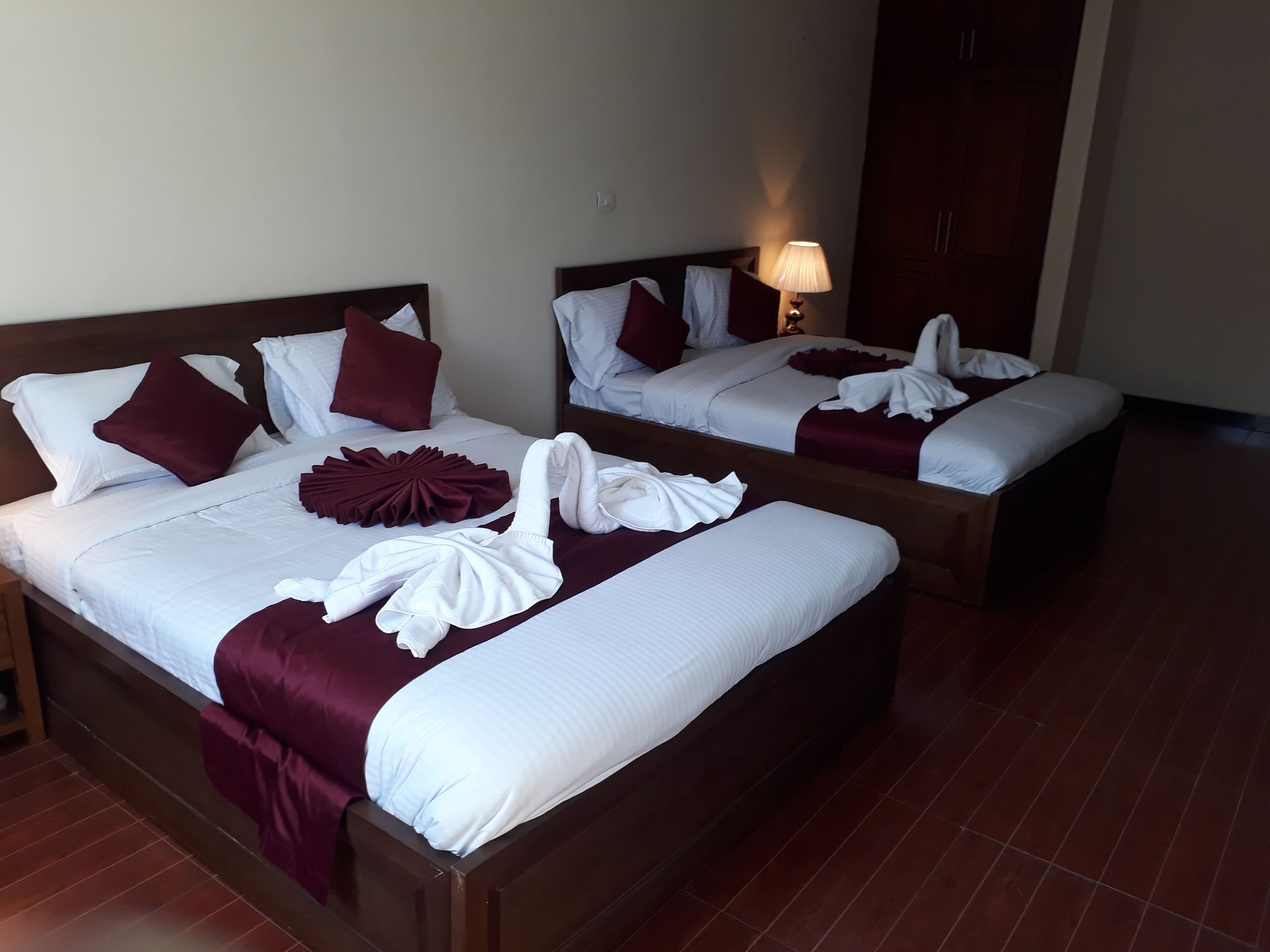 Photo - bruhway hotel