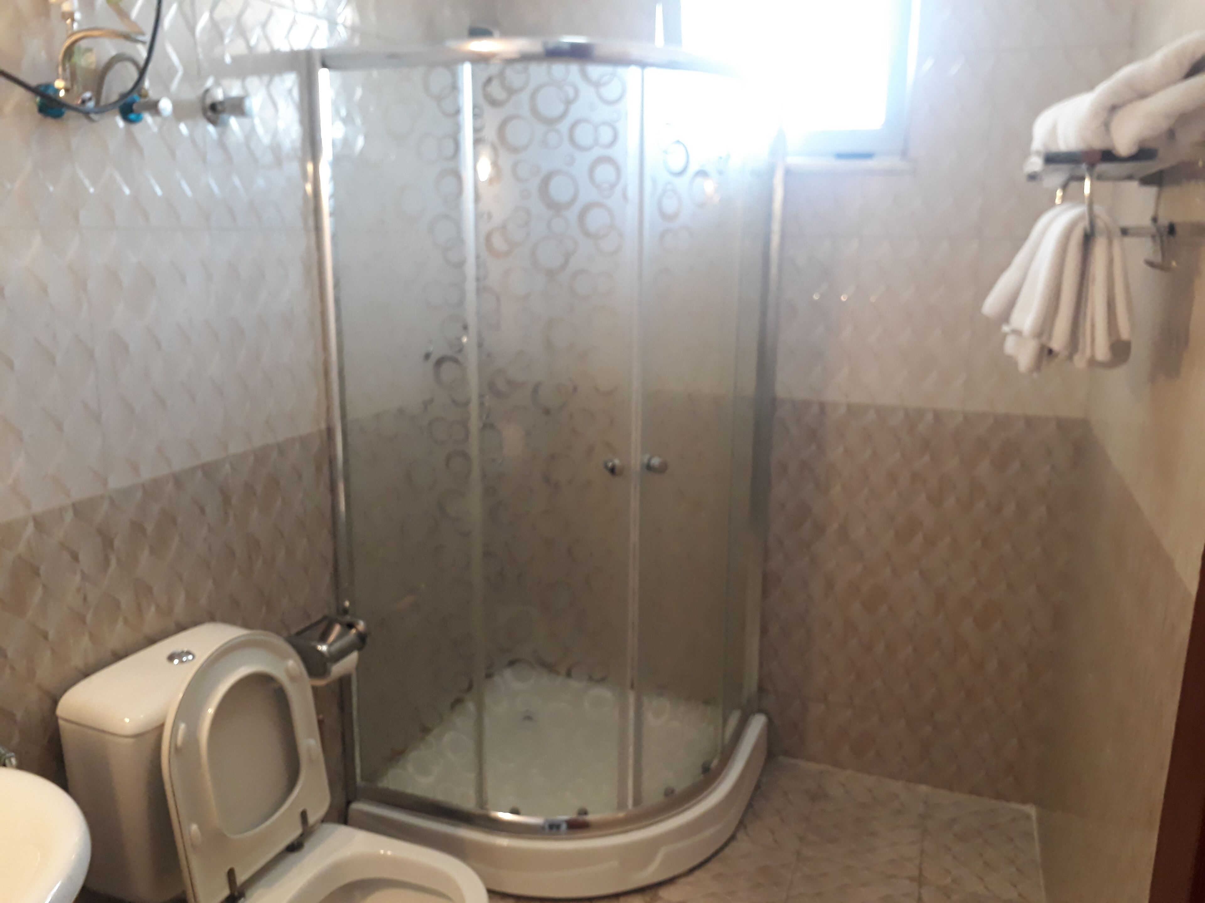 Photo - bruhway hotel