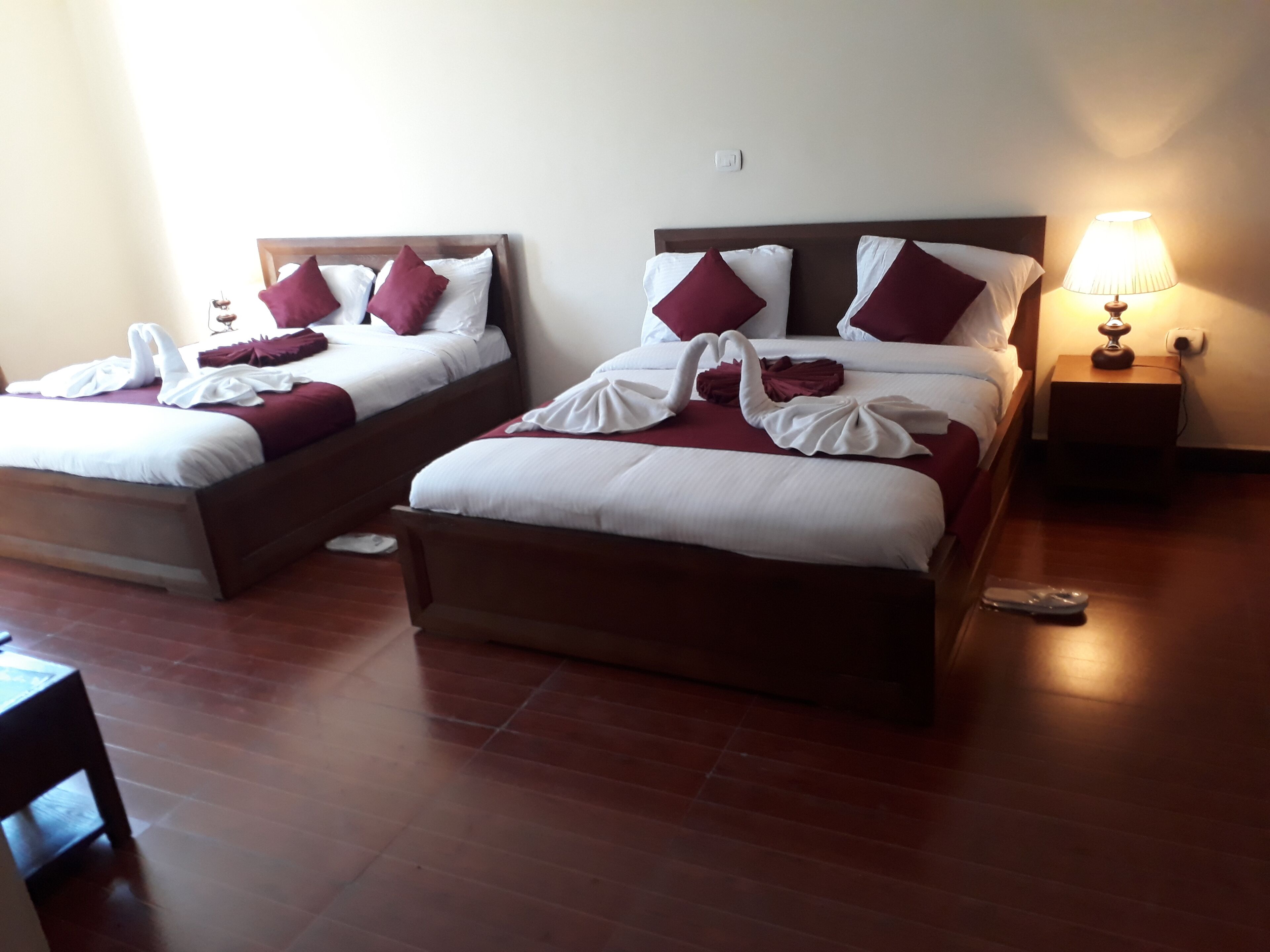 Photo - bruhway hotel