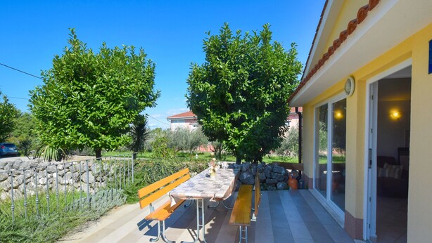 Two bedroom holiday home | Terrace/patio - Holiday Home Pere (Malinska-Dubasnica)