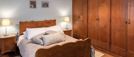 Lägenhet | 3 sovrum, skrivbord, arbetsyta för laptop och strykjärn/strykbräda