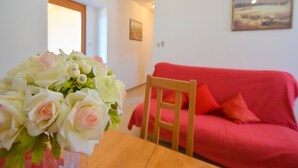 Apartment, 2 Bedrooms (356 – veći) | Living area - Apartments Anton D (Malinska-Dubasnica)