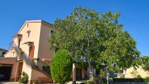 Exterior - Apartments Anton D (Malinska-Dubasnica)