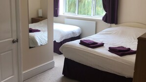 Double Room | WiFi (free) - Weston Grounds Farm (Bicester)
