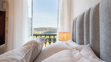 3 slaapkamers, een strijkplank/strijkijzer, reisbedje, gratis wifi