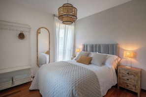3 slaapkamers, een strijkplank/strijkijzer, reisbedje, gratis wifi