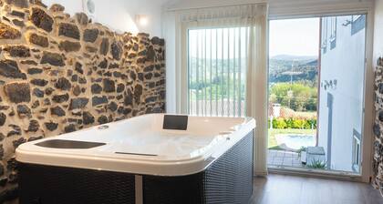 Tarrío House with Pool. (Santiago de Compostela)