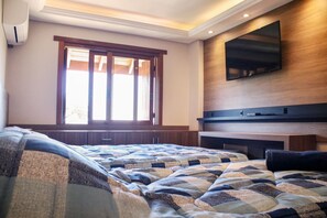 4 Schlafzimmer, Schreibtisch, Bügeleisen/Bügelbrett, WLAN