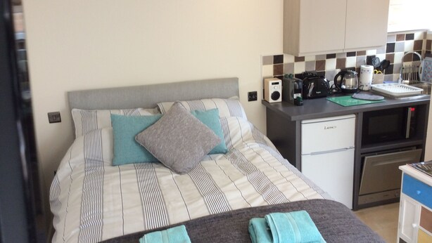 Studio | Private kitchenette - Auntie Bett's (Kingsbridge)