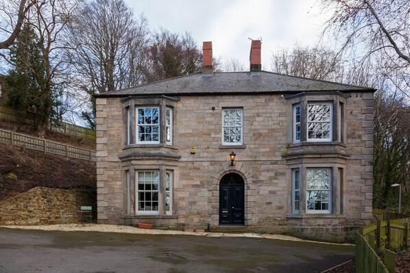 Fachada de la propiedad