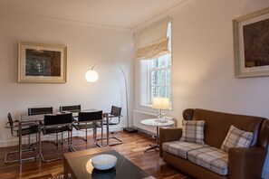 アパートメント | リビング エリア | 薄型テレビ